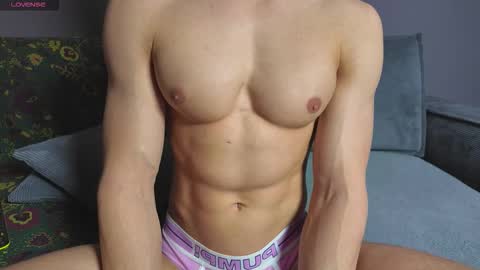 Snapshot of benjaminbond chatting on 18, 11, 2025 benjaminkarl02 online show from 18, 11, 2025