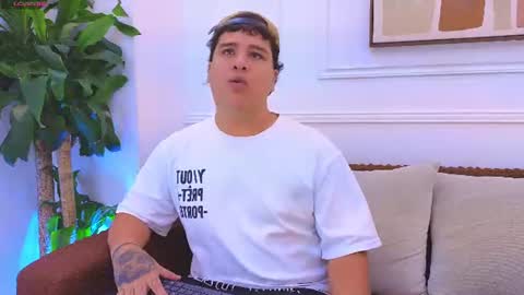 Snapshot of bennett_alejoo chatting on 8, 7, 2026 bennett_alejoo online show from 8, 7, 2026