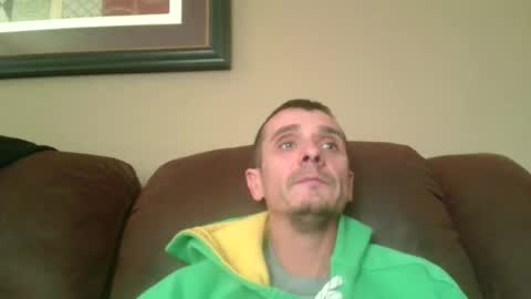 Snapshot of bennymn chatting on 21, 11, 2025 benny and innocentvixon online show from 21, 11, 2025