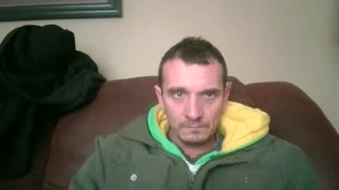 Snapshot of bennymn chatting on 26, 11, 2025 benny and innocentvixon online show from 26, 11, 2025