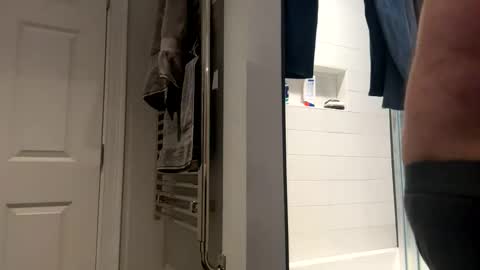 benz10001 online show from 6, 4, 2026