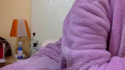 Snapshot of bermudatriangle12 chatting on 18, 2, 2025 tixxie online show from 18, 2, 2025