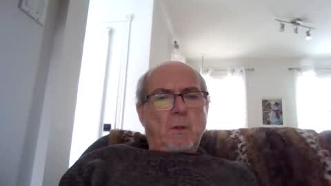 Snapshot of bernard1102 chatting on 3, 1, 2025 bernard1102 online show from 3, 1, 2025