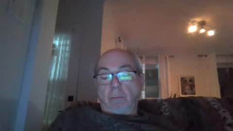 bernard1102 online show from 8, 1, 2025