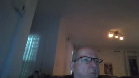 Snapshot of bernard1102 chatting on 17, 1, 2025 bernard1102 online show from 17, 1, 2025