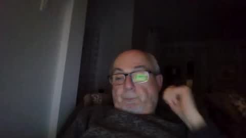 Snapshot of bernard1102 chatting on 26, 1, 2025 bernard1102 online show from 26, 1, 2025