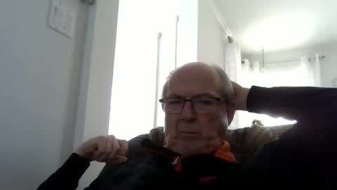 bernard1102 online show from 28, 2, 2025