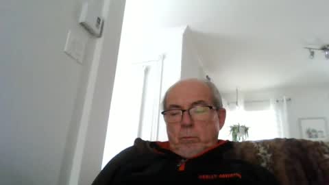 bernard1102 online show from 5, 3, 2025