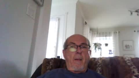 Snapshot of bernard1102 chatting on 20, 10, 2025 bernard1102 online show from 20, 10, 2025