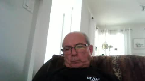 Snapshot of bernard1102 chatting on 8, 1, 2026 bernard1102 online show from 8, 1, 2026