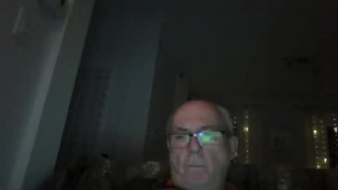 Snapshot of bernard1102 chatting on 12, 1, 2026 bernard1102 online show from 12, 1, 2026