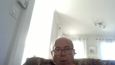 Snapshot of bernard1102 chatting on 16, 1, 2026 bernard1102 online show from 16, 1, 2026