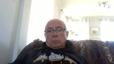 Snapshot of bernard1102 chatting on 10, 2, 2026 bernard1102 online show from 10, 2, 2026