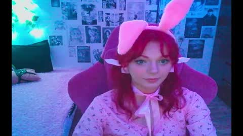 Snapshot of berriekitten chatting on 8, 10, 2025 BerrieKitten online show from 8, 10, 2025