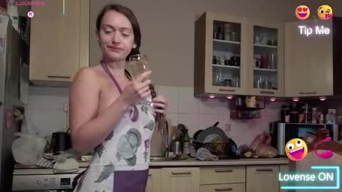 Snapshot of bestchick chatting on 8, 10, 2025 Adria online show from 8, 10, 2025