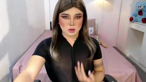 Snapshot of bestgirljulia chatting on 19, 10, 2025 bestgirljulia online show from 19, 10, 2025