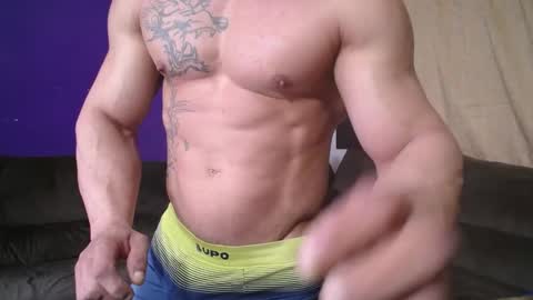 Snapshot of bestmuscle chatting on 30, 12, 2024 bestmuscle online show from 30, 12, 2024