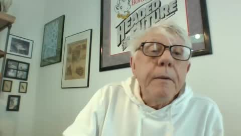 Snapshot of bestshot1951 chatting on 16, 12, 2024 bestshot1951 online show from 16, 12, 2024