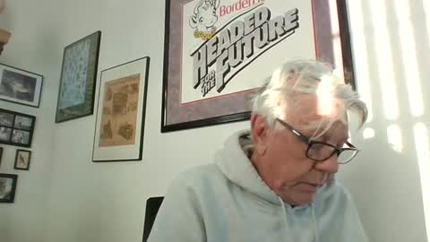 Snapshot of bestshot1951 chatting on 31, 12, 2024 bestshot1951 online show from 31, 12, 2024