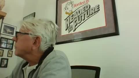Snapshot of bestshot1951 chatting on 14, 1, 2025 bestshot1951 online show from 14, 1, 2025