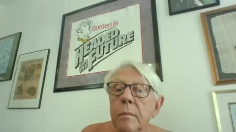 Snapshot of bestshot1951 chatting on 18, 9, 2025 bestshot1951 online show from 18, 9, 2025