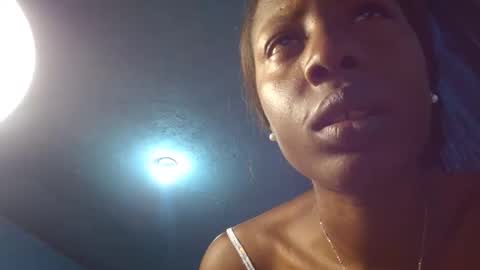 Snapshot of bethanywilsom chatting on 28, 4, 2026 Bethany Wilson online show from 28, 4, 2026