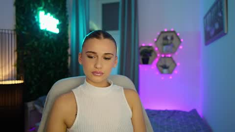 Betty Grey online show from 20, 9, 2025