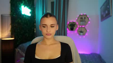 Betty Grey online show from 21, 9, 2025