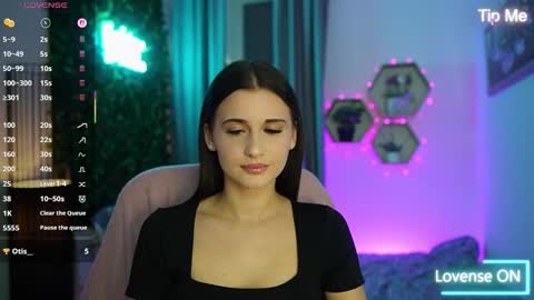 Betty Grey online show from 5, 10, 2025