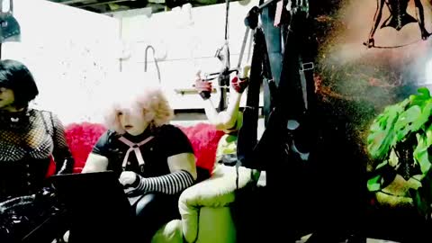 Snapshot of betty_spen_dom_kink chatting on 26, 5, 2026 Bettyspence team lolly online show from 26, 5, 2026