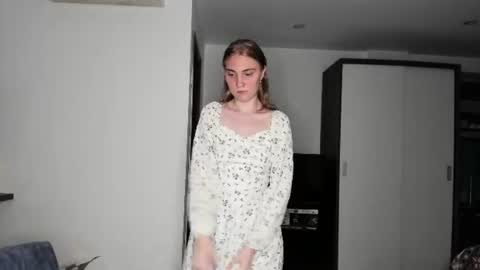 Snapshot of betty_witchy chatting on 30, 6, 2026 Dory make me happier online show from 30, 6, 2026