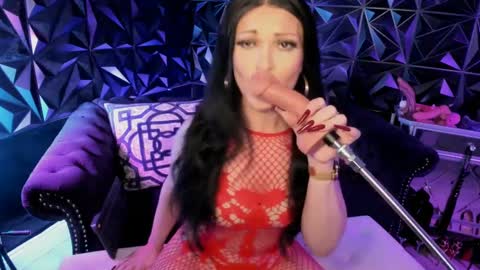 Snapshot of bettybishop chatting on 28, 9, 2025 NatashaxoBangs online show from 28, 9, 2025