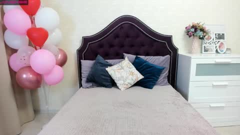 Mila Sweet online show from 17, 2, 2025