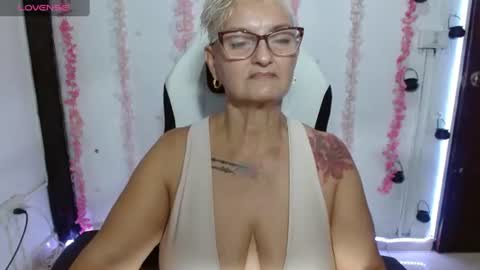 Snapshot of bety_cum3 chatting on 2, 7, 2026 bibiana online show from 2, 7, 2026