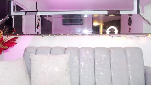 Snapshot of beuty_goddes777 chatting on 15, 12, 2024 Nicolle Aviles online show from 15, 12, 2024