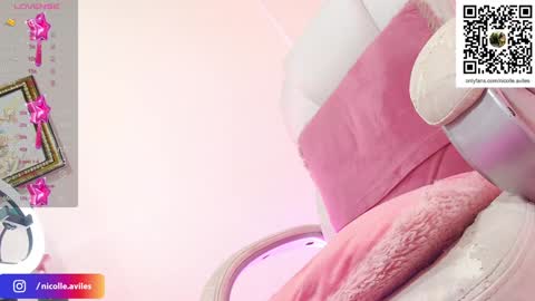 Snapshot of beuty_goddes777 chatting on 10, 1, 2025 Nicolle Aviles online show from 10, 1, 2025