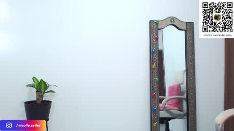 Snapshot of beuty_goddes777 chatting on 22, 2, 2025 Nicolle Aviles online show from 22, 2, 2025