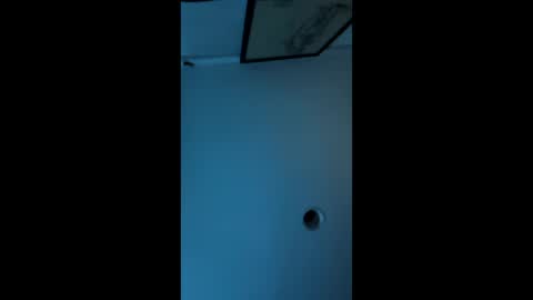 Snapshot of bgiamba21 chatting on 18, 12, 2025 bgiamba21 online show from 18, 12, 2025