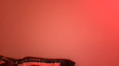 Snapshot of bi_inboston chatting on 26, 11, 2025 Robbie online show from 26, 11, 2025