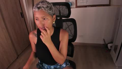 Snapshot of bianca_and_maxwell chatting on 8, 1, 2026 bianca and maxwell online show from 8, 1, 2026