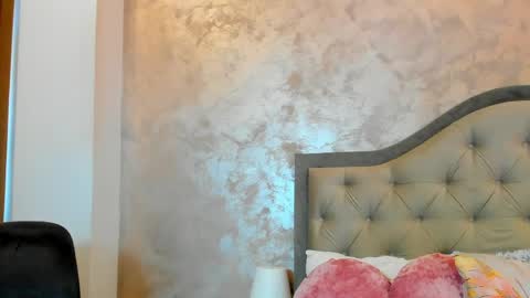 Bianca Vale online show from 5, 6, 2026
