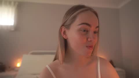 Snapshot of bibi_it_is chatting on 4, 10, 2025 Bibi online show from 4, 10, 2025