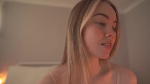 Snapshot of bibi_it_is chatting on 5, 10, 2025 Bibi online show from 5, 10, 2025