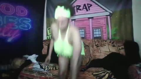 thatcoupledawg online show from 28, 3, 2026