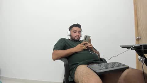 Snapshot of big_dad69 chatting on 18, 12, 2025 Tommy online show from 18, 12, 2025