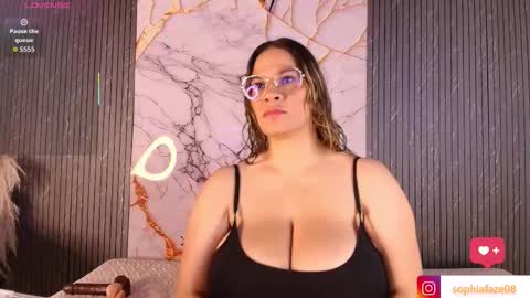 Snapshot of big_tits_in_your_face chatting on 4, 2, 2026 Tell me Sophia online show from 4, 2, 2026