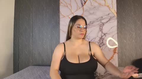 Snapshot of big_tits_in_your_face chatting on 2, 3, 2026 Tell me Sophia online show from 2, 3, 2026