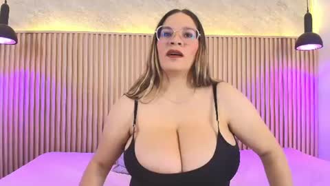 Snapshot of big_tits_in_your_face chatting on 26, 6, 2026 Tell me Sophia online show from 26, 6, 2026
