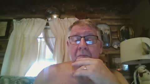 Snapshot of bigbeerdrinker1 chatting on 18, 11, 2025 bigbeerdrinker online show from 18, 11, 2025