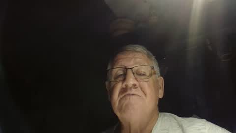 Snapshot of bigbeerdrinker1 chatting on 20, 11, 2025 bigbeerdrinker online show from 20, 11, 2025